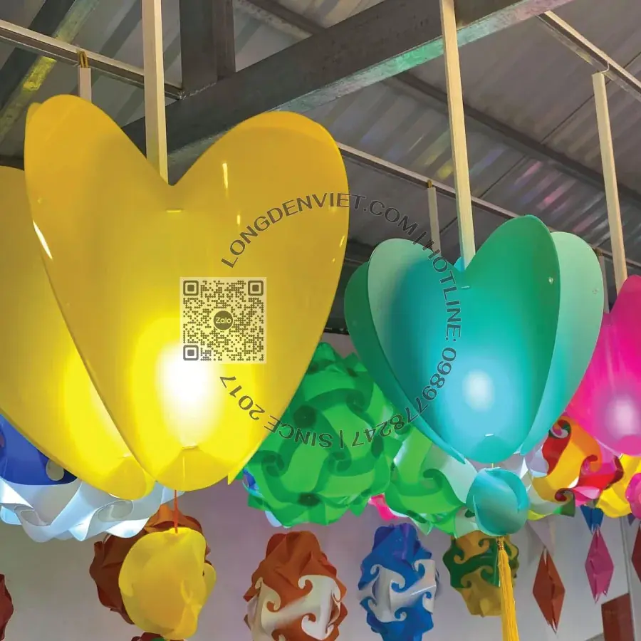 Bộ 10 cái đèn nhựa hình trái tim đủ màu — đèn lồng thủ công Việt Nam | LongDenViet